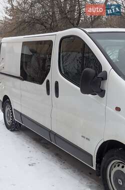 Грузопассажирский фургон Renault Trafic 2003 в Львове