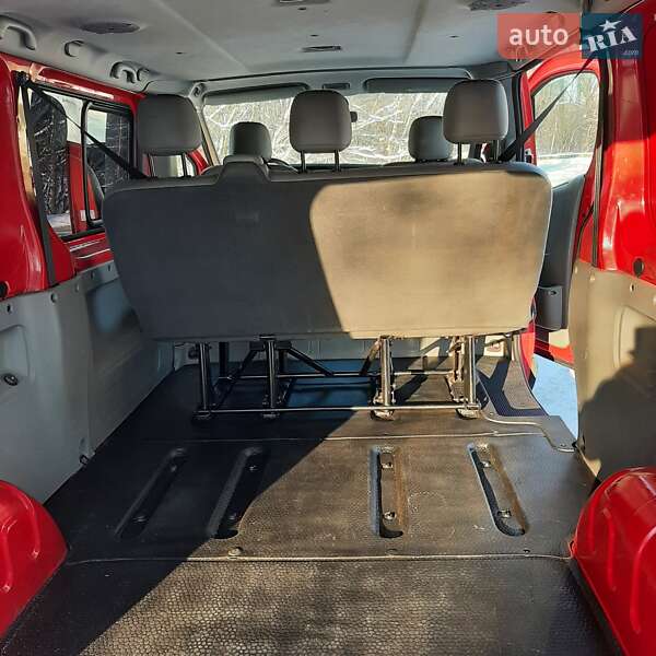 Грузопассажирский фургон Renault Trafic 2010 в Полтаве