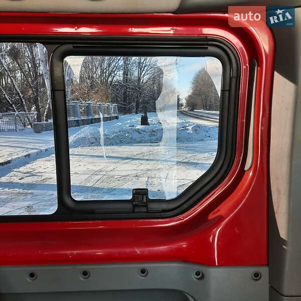 Грузопассажирский фургон Renault Trafic 2010 в Полтаве