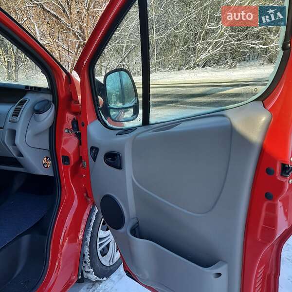 Грузопассажирский фургон Renault Trafic 2010 в Полтаве