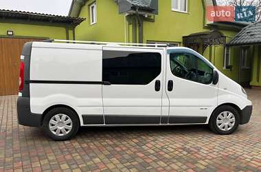 Вантажопасажирський фургон Renault Trafic 2014 в Чернівцях