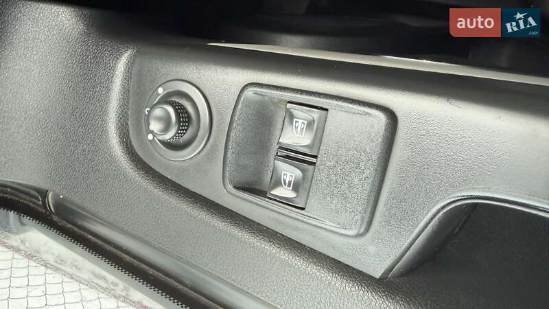 Грузовой фургон Renault Trafic 2016 в Старой Выжевке