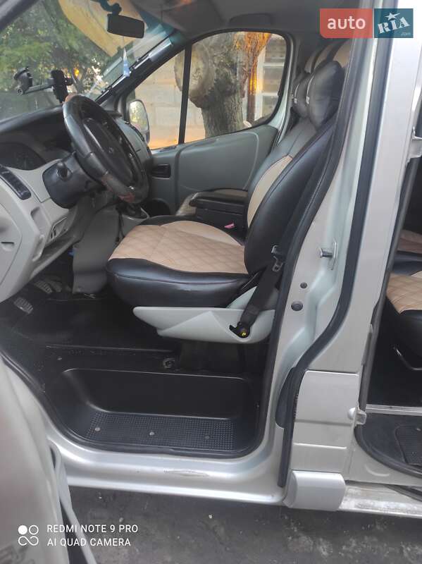 Минивэн Renault Trafic 2007 в Царичанке