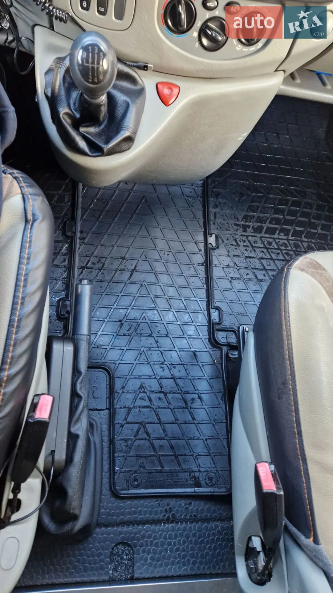 2010 Renault Trafic - мініатюра 20