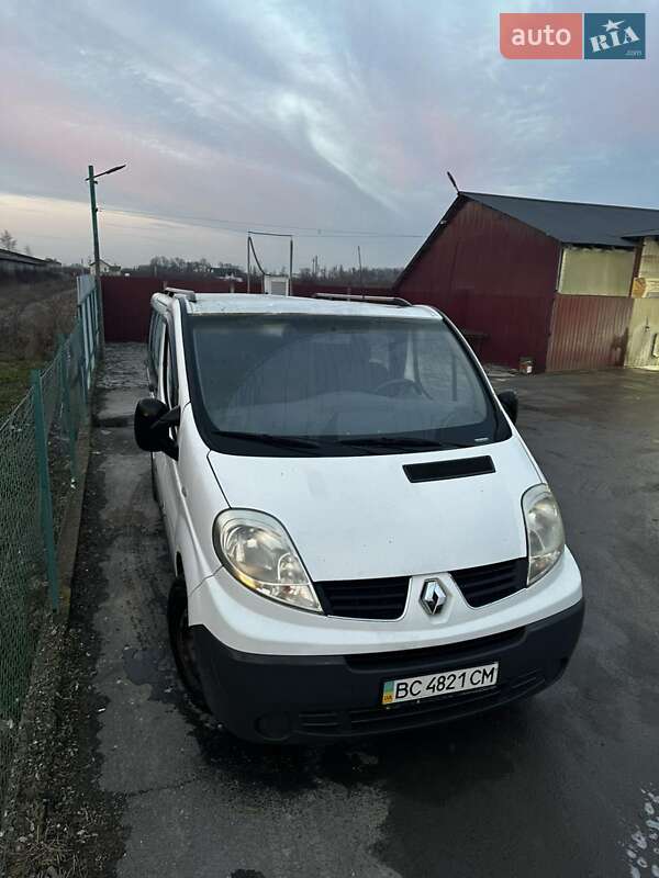 Минивэн Renault Trafic 2011 в Буске