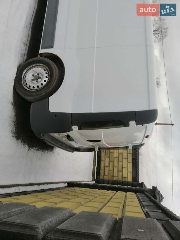 Грузовой фургон Renault Trafic 2001 в Сарнах фото 3 Грузовой фургон Renault Trafic 2001 в Сарнах