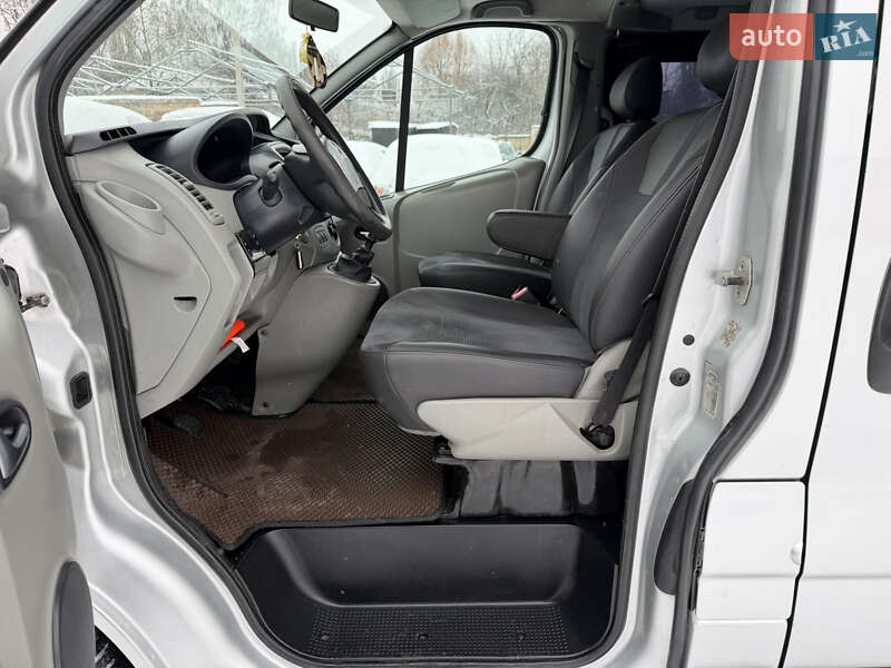 Минивэн Renault Trafic 2011 в Ровно