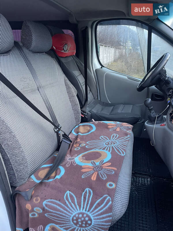 Минивэн Renault Trafic 2006 в Буковеле