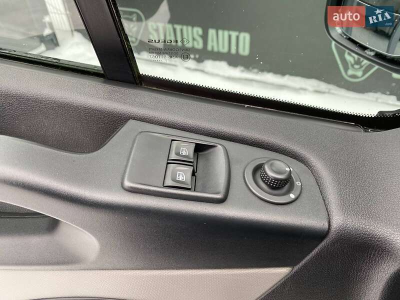 Минивэн Renault Trafic 2017 в Хмельницком