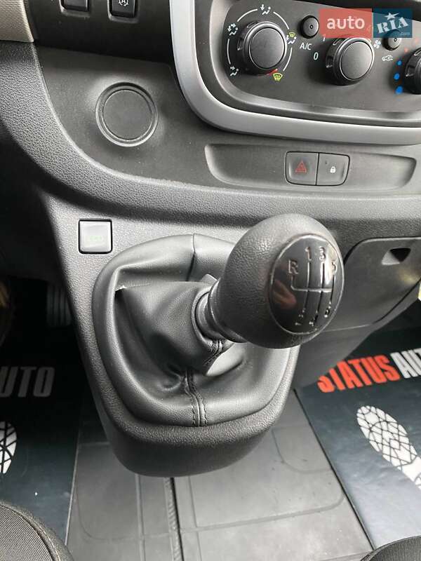 Минивэн Renault Trafic 2017 в Хмельницком