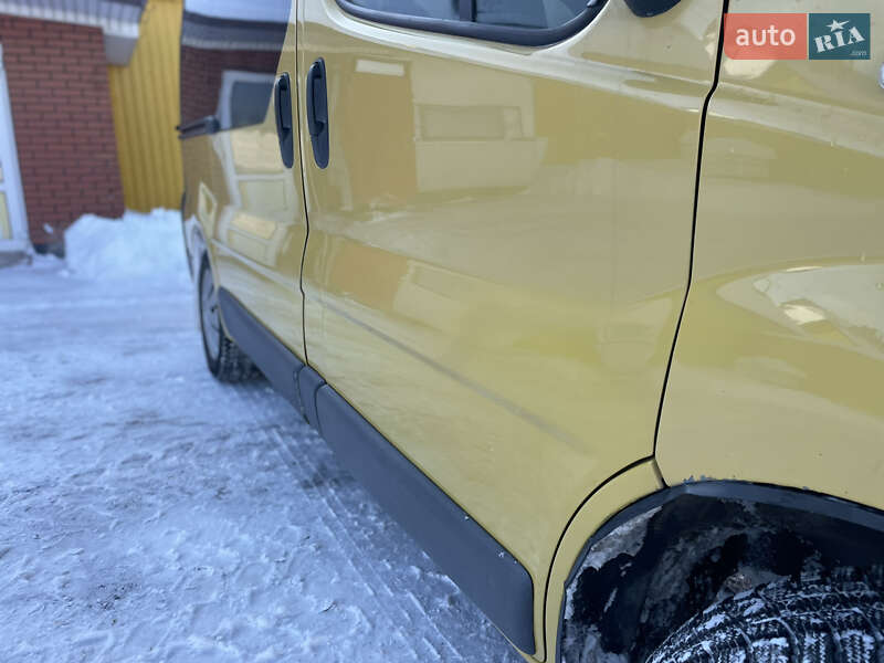 Минивэн Renault Trafic 2002 в Здолбунове