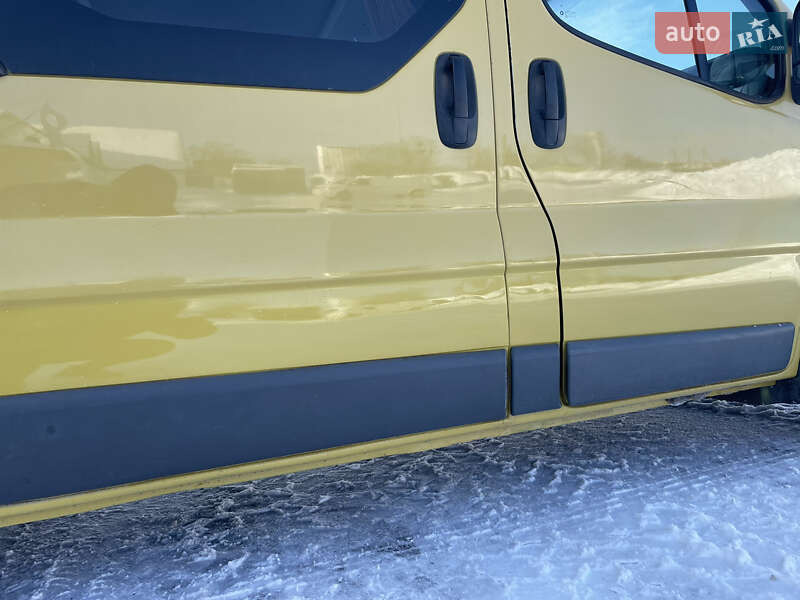 Минивэн Renault Trafic 2002 в Здолбунове