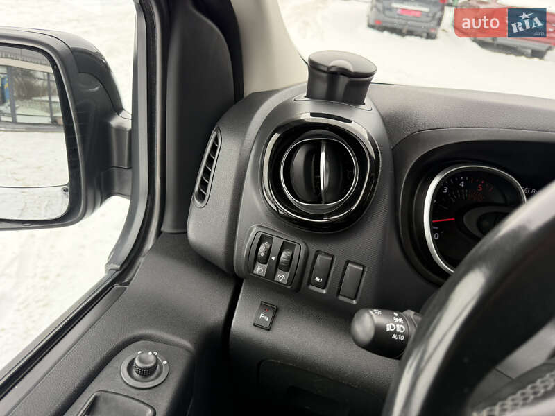 Минивэн Renault Trafic 2020 в Коломые фото 99 Минивэн Renault Trafic 2020 в Коломые
