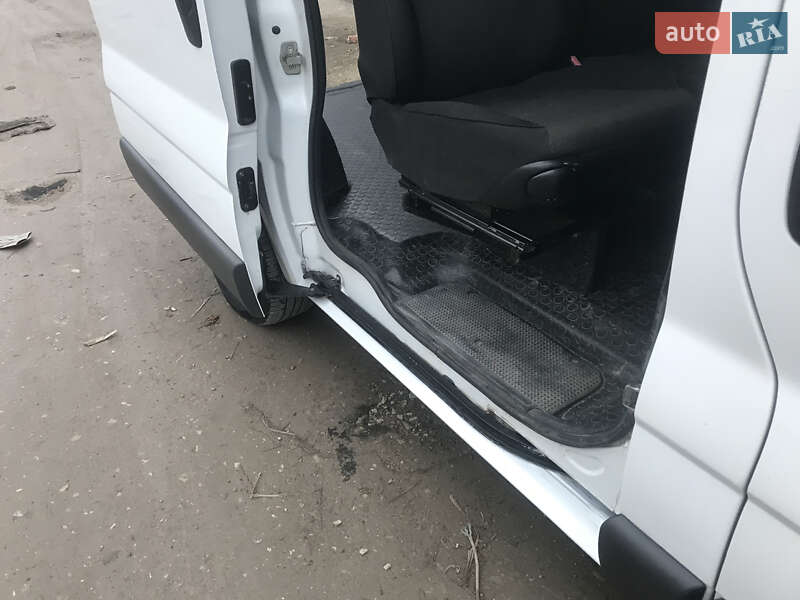 Минивэн Renault Trafic 2007 в Каменец-Подольском