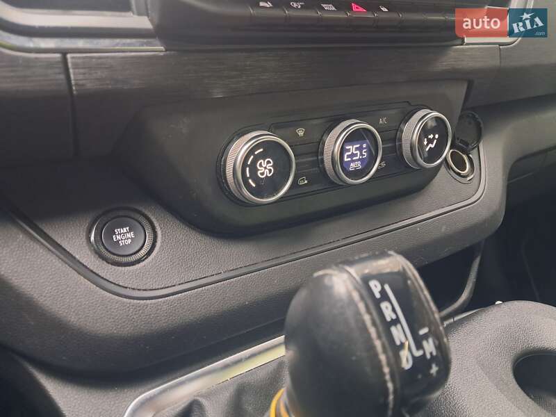 Минивэн Renault Trafic 2023 в Житомире