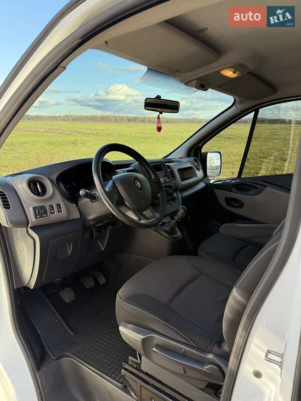 Грузовой фургон Renault Trafic 2015 в Полтаве