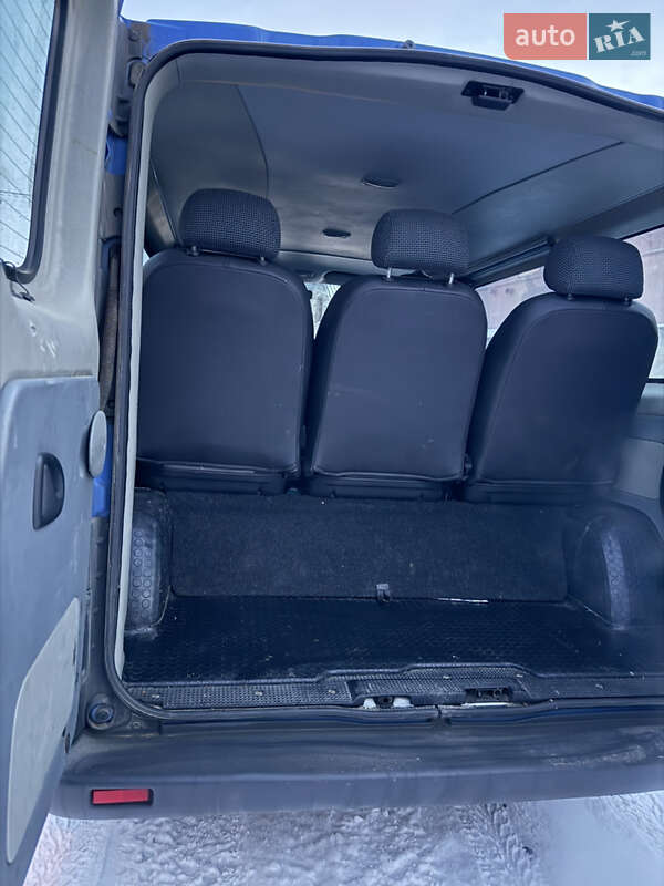 Минивэн Renault Trafic 2006 в Черновцах