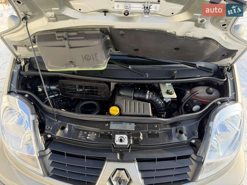 Минивэн Renault Trafic 2012 в Виннице