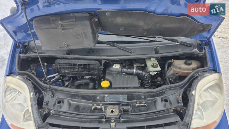 Минивэн Renault Trafic 2007 в Коростене