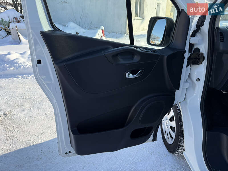 Грузопассажирский фургон Renault Trafic 2021 в Дубно