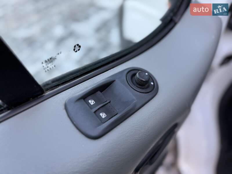 Минивэн Renault Trafic 2005 в Хмельницком