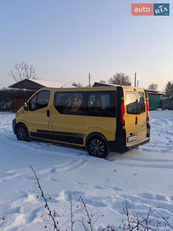 Минивэн Renault Trafic 2006 в Валках