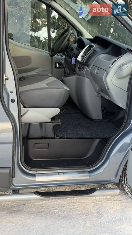 Грузопассажирский фургон Renault Trafic 2014 в Ровно фото 22 Грузопассажирский фургон Renault Trafic 2014 в Ровно