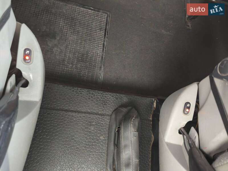 Минивэн Renault Trafic 2003 в Калуше