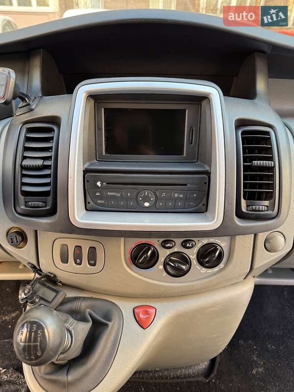 Микроавтобус грузовой (до 3,5т) Renault Trafic 2011 в Киеве