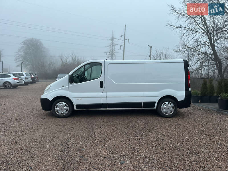 Вантажний фургон Renault Trafic 2013 в Рівному