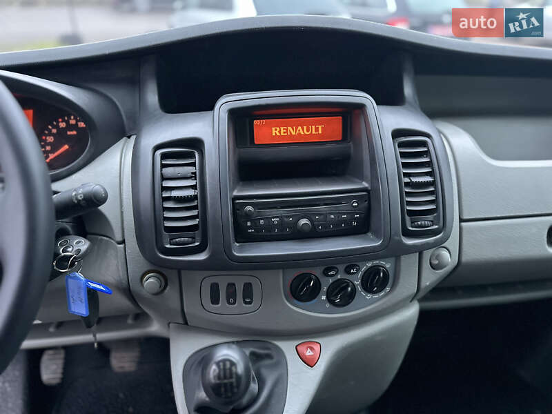 Вантажний фургон Renault Trafic 2013 в Рівному