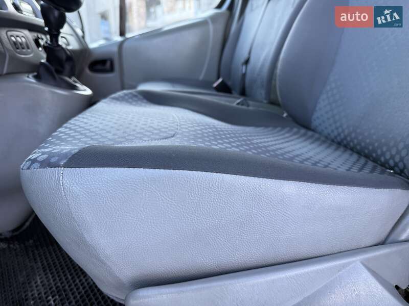 Минивэн Renault Trafic 2007 в Ровно