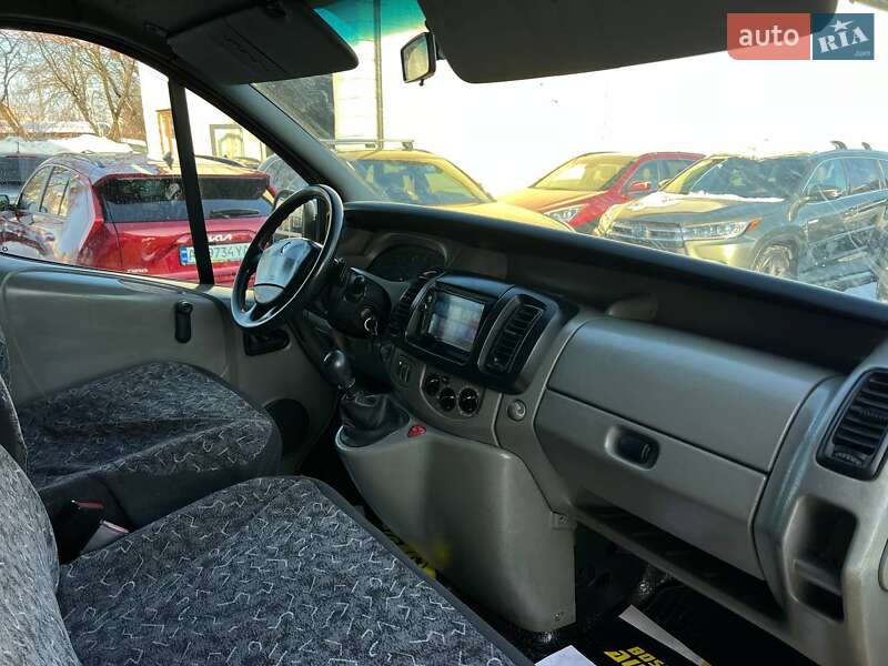 Мінівен Renault Trafic 2003 в Івано-Франківську