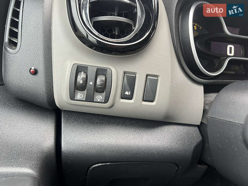 Мінівен Renault Trafic 2015 в Києві фото 15 Мінівен Renault Trafic 2015 в Києві