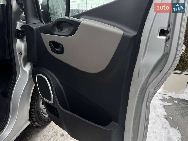 Грузопассажирский фургон Renault Trafic 2018 в Ровно фото 39 Грузопассажирский фургон Renault Trafic 2018 в Ровно