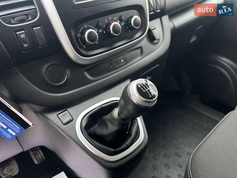 Грузопассажирский фургон Renault Trafic 2021 в Дубно