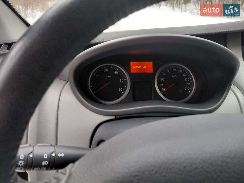 Мінівен Renault Trafic 2012 в Хотині
