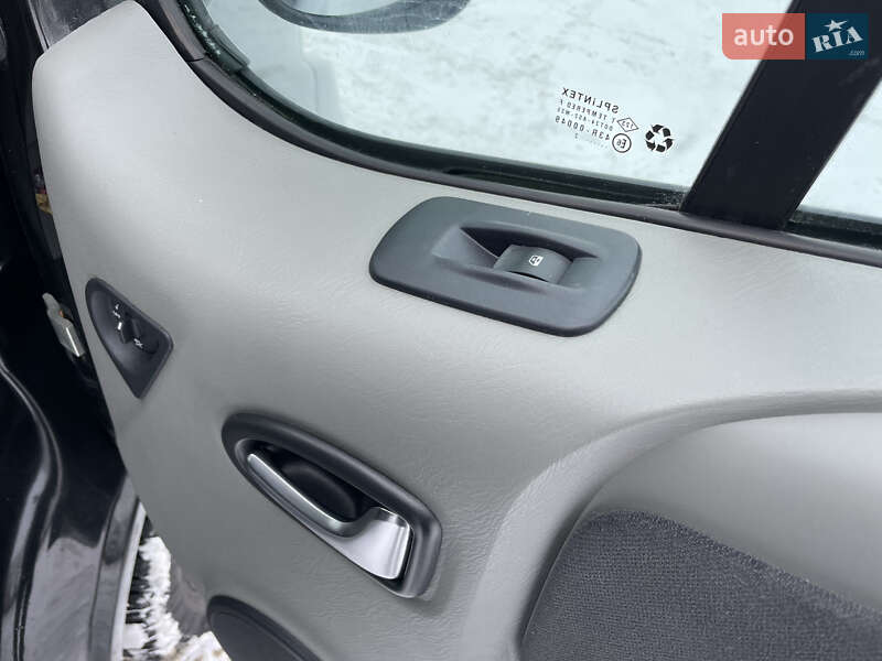 Мінівен Renault Trafic 2012 в Луцьку фото 47 Мінівен Renault Trafic 2012 в Луцьку