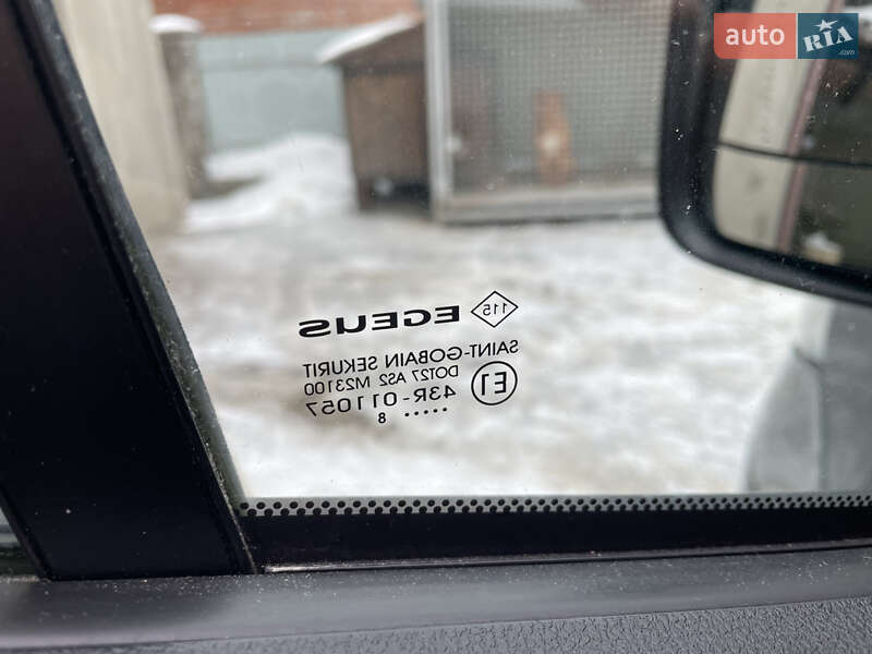 Вантажопасажирський фургон Renault Trafic 2018 в Києві