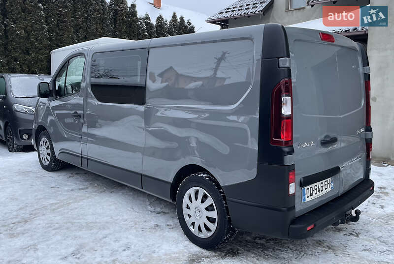 Вантажопасажирський фургон Renault Trafic 2018 в Києві