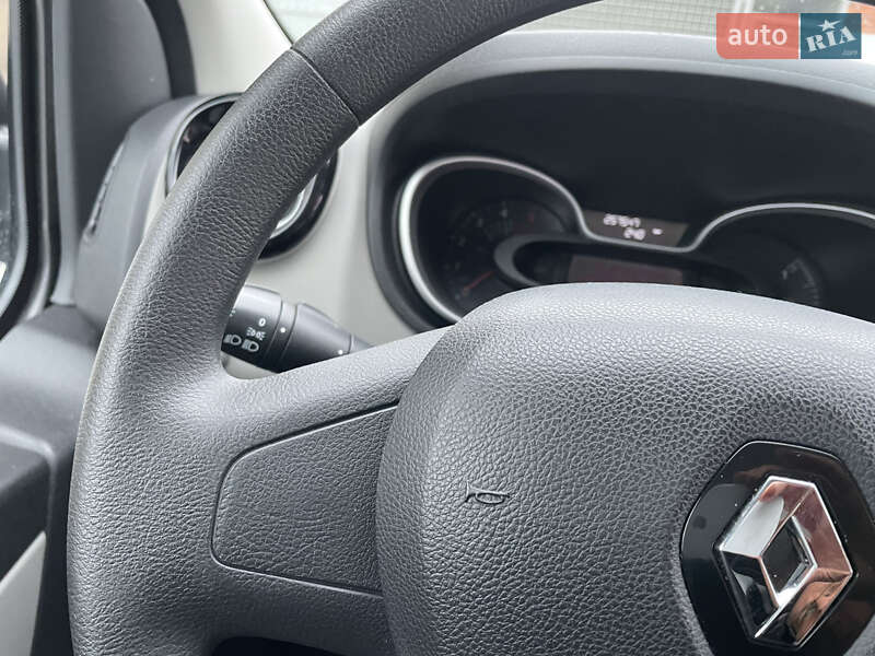 Вантажопасажирський фургон Renault Trafic 2018 в Києві