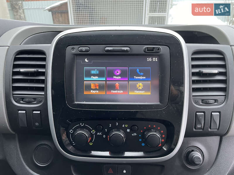 Вантажопасажирський фургон Renault Trafic 2018 в Києві
