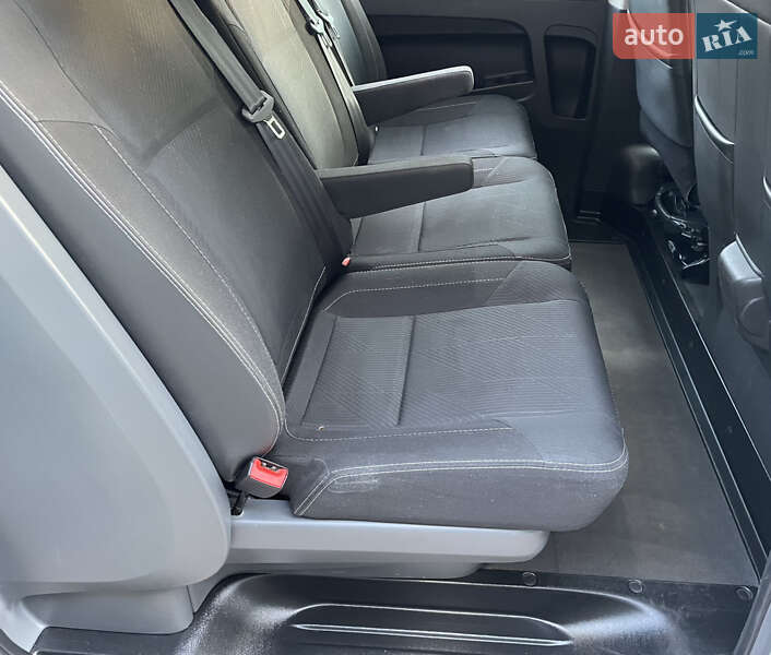 Вантажопасажирський фургон Renault Trafic 2018 в Києві