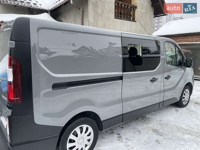 Вантажопасажирський фургон Renault Trafic 2018 в Києві