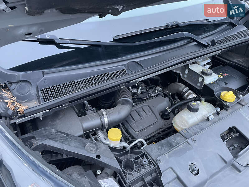 Вантажопасажирський фургон Renault Trafic 2018 в Києві