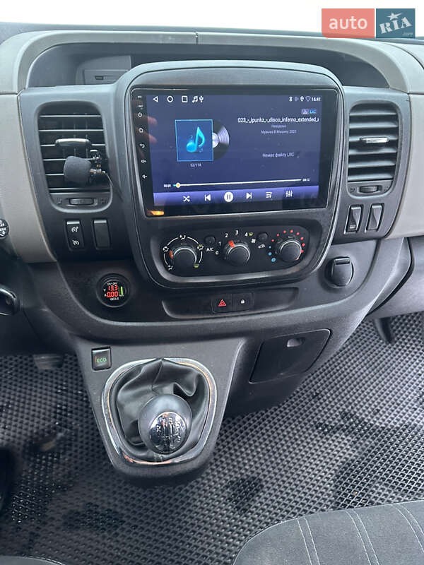 Мінівен Renault Trafic 2015 в Житомирі