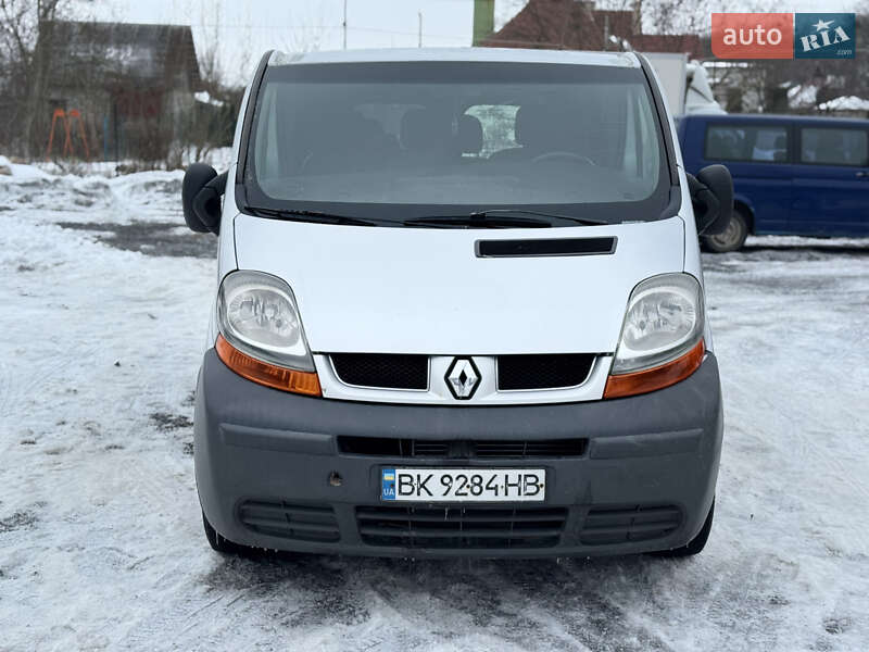 Минивэн Renault Trafic 2004 в Ровно