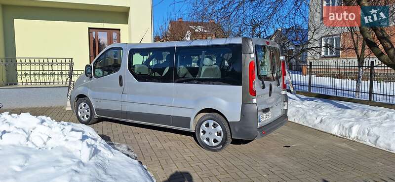 Мінівен Renault Trafic 2009 в Луцьку