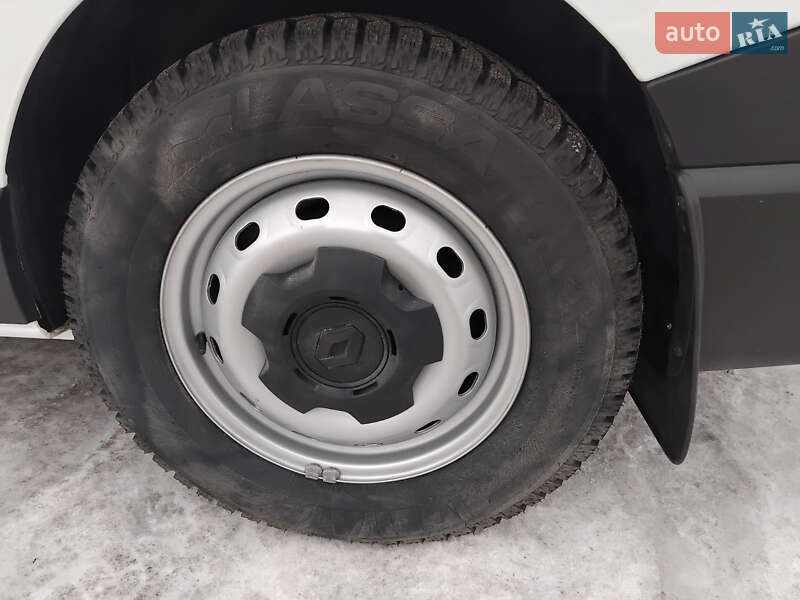 Минивэн Renault Trafic 2022 в Городке