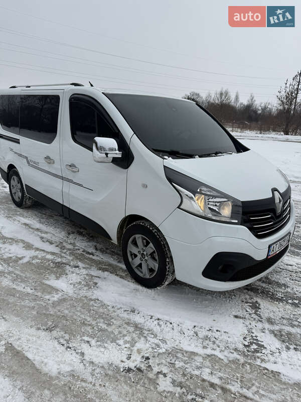 Мінівен Renault Trafic 2015 в Володимирі